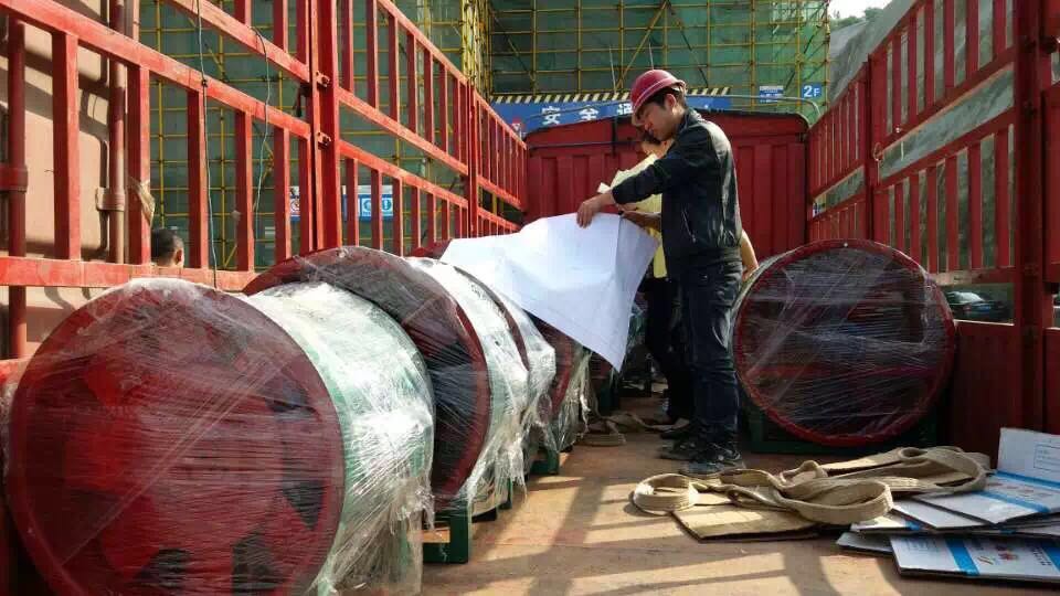 ���/����